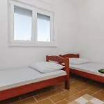 Διαμέρισμα Two-bedroom Saldun With Sea View 08 *