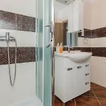 Two-bedroom Saldun With Sea View 08 Διαμέρισμα