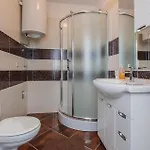 Διαμέρισμα Two-bedroom Saldun With Sea View 08 *