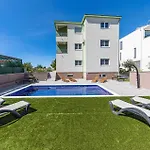 Διαμέρισμα Two-bedroom Saldun With Sea View 08