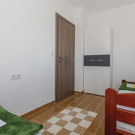 Two-bedroom Saldun With Sea View 08