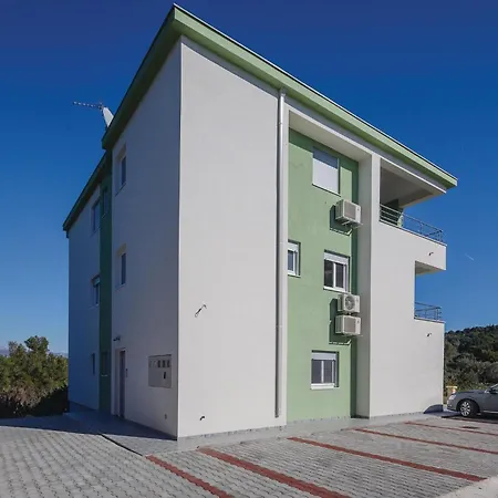 Two-bedroom Saldun With Sea View 08 * Τρογκίρ