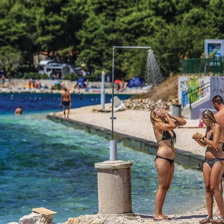 Διαμέρισμα Two-bedroom Saldun With Sea View 08 *